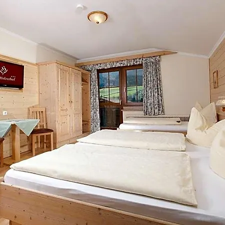 Holzerhof 3*