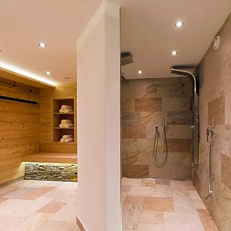 Holzerhof 3*